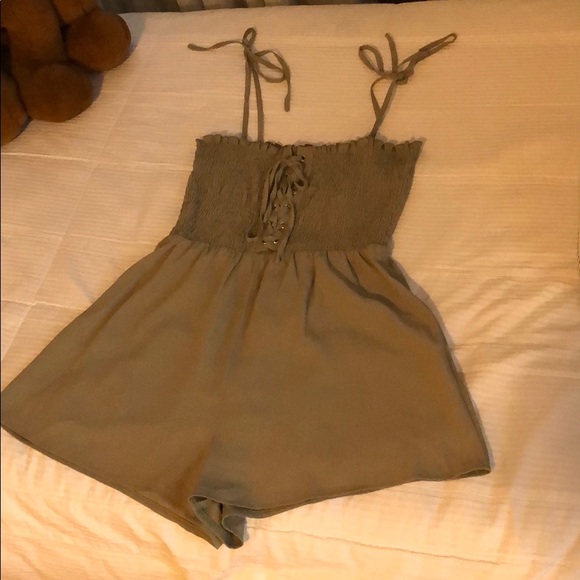 Shareen Collections Romper - Picture 1 of 2